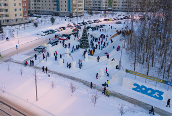 Снежный городок Кольцово может стать лучшим зимним двором России