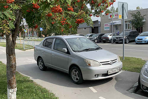 Очередной автомобиль припарковался у «Егорки»