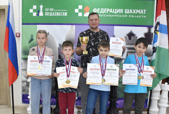 Юные шахматисты Кольцово стали лучшими в регионе