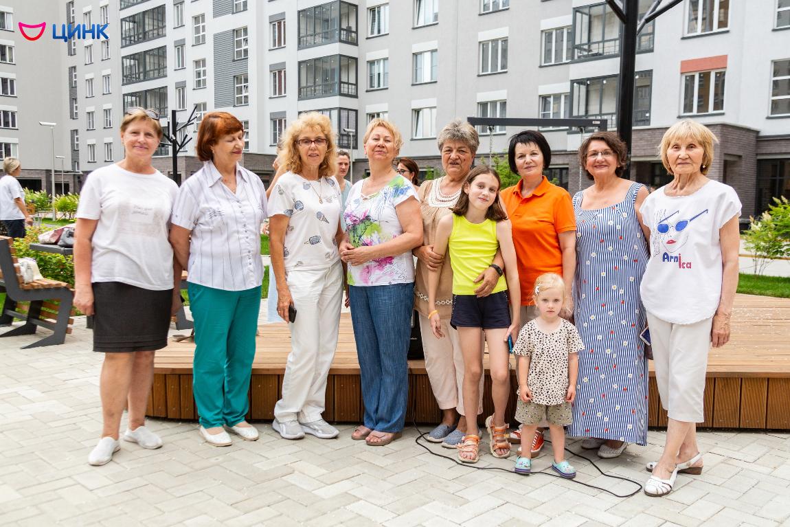 В Кольцово продолжается сказочное лето