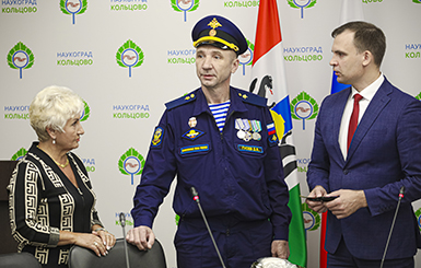 Музей кольцовской библиотеки пополнился новыми воинскими атрибутами