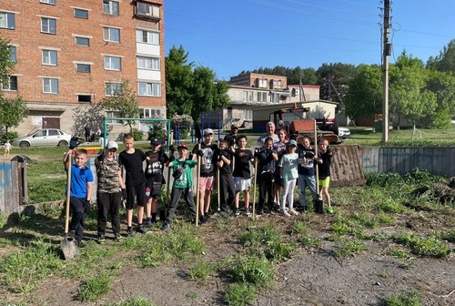Хоккейная коробка в Новоборске вновь доступна для занятий спортом