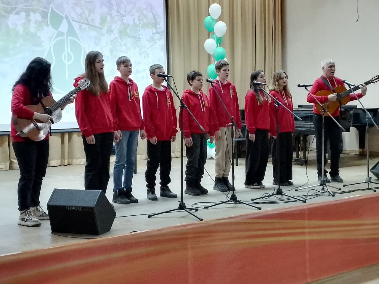 Клуб «Свечи» принял участие в фестивале авторской песни «Искитим-2025»