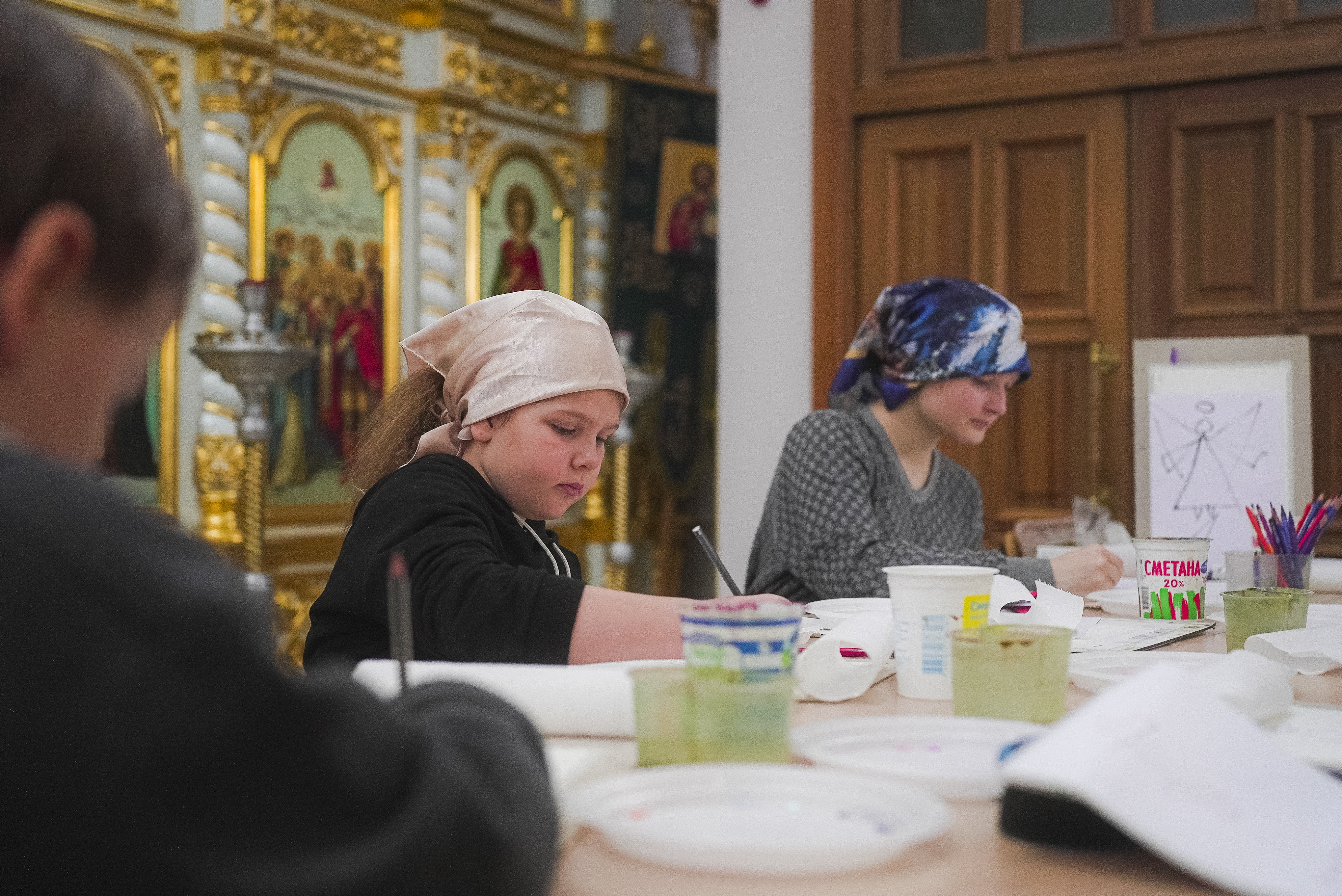 Лучший подарок: в День матери дети наукограда рисовали в храме ангелов