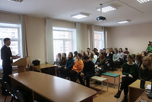 В Кольцовской поликлинике прошло мероприятие по профориентации школьников