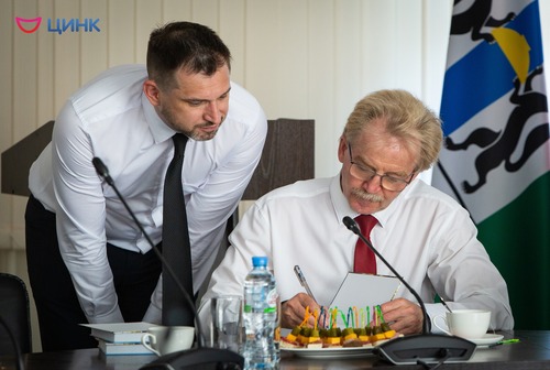 Заслуги Николая Красникова пополнились наградой Правительства НСО