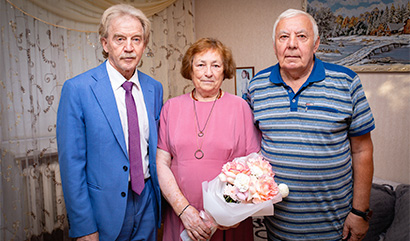 «С золотой свадьбой!»: семья Егоровых празднует 50 лет совместной жизни