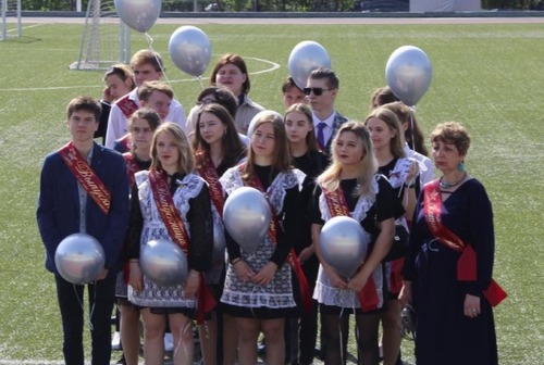 В школах Кольцово прозвенел Последний звонок!