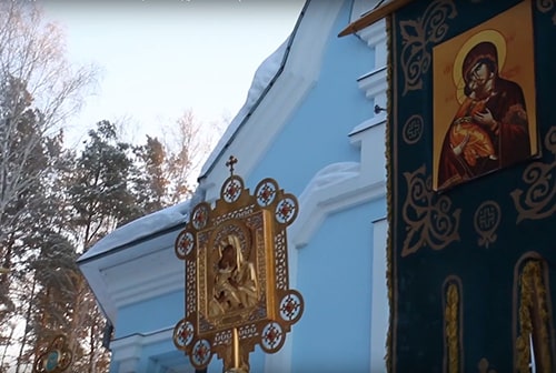  С престольным праздником жителей Кольцово поздравил митрополит Тихон (видео)