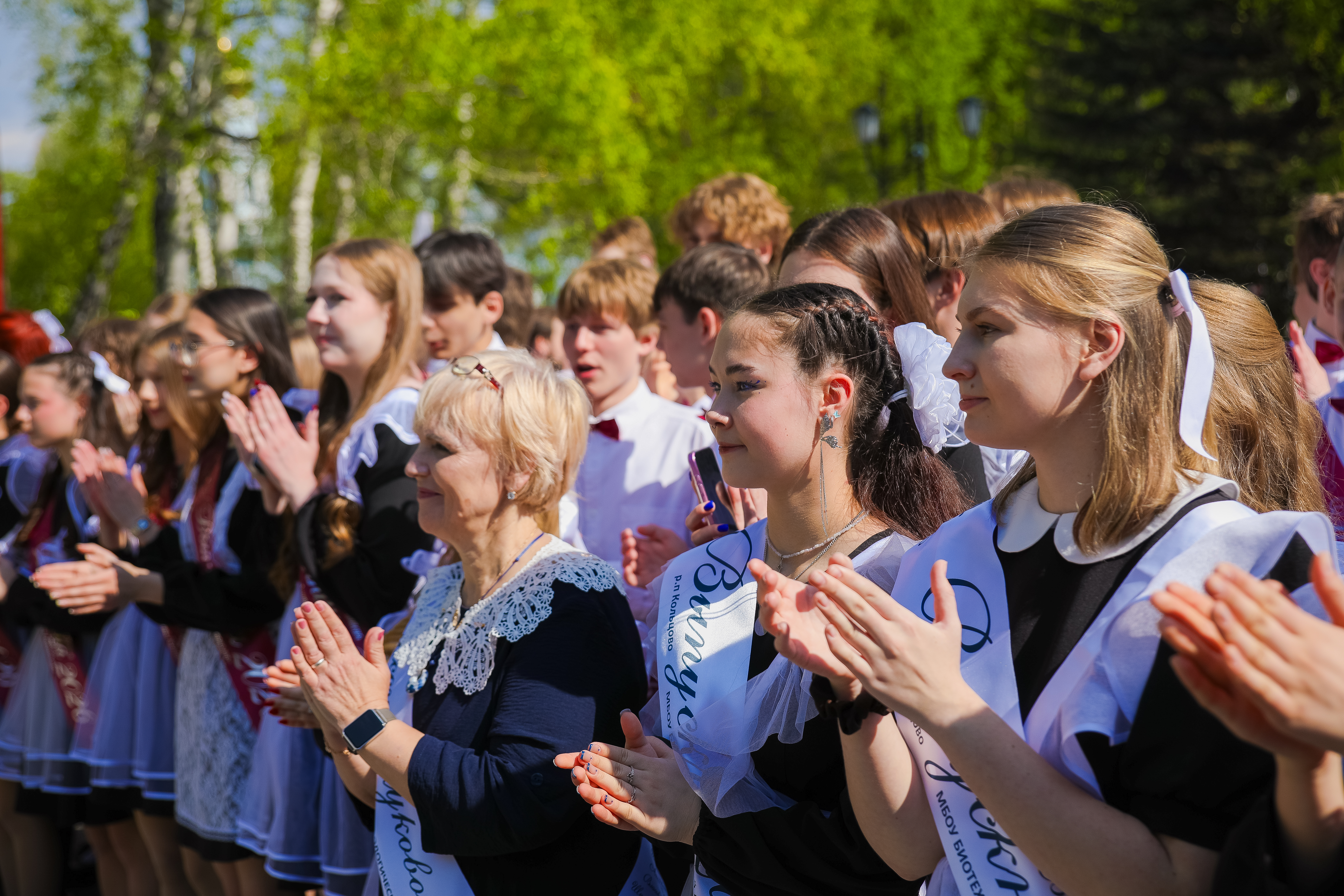 Последние звонки ярко прозвучали в школах наукограда!