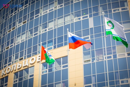 В преддверии Дня России наукоград украсили флаги