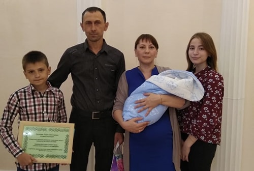 В Первомайском районе родился тысячный ребенок в 2018 году