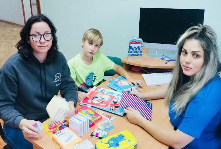 Акция «Собери ребенка в школу» набирает обороты в Кольцово!