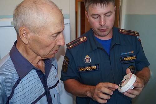 Пожарный извещатель спас жизнь пенсионеру