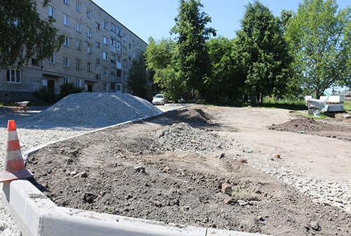 В Новоборском микрорайоне отремонтировали дороги в двух дворах (фото)