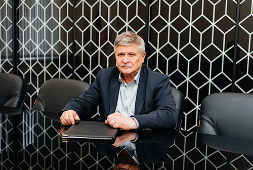 Интервью с гендиректором АО «Вектор-БиАльгам» Леонидом Никулиным