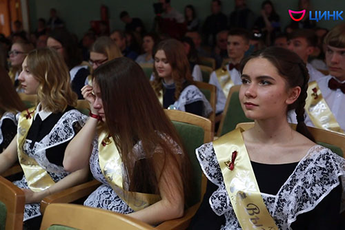 Последний звонок в кольцовских школах 2018