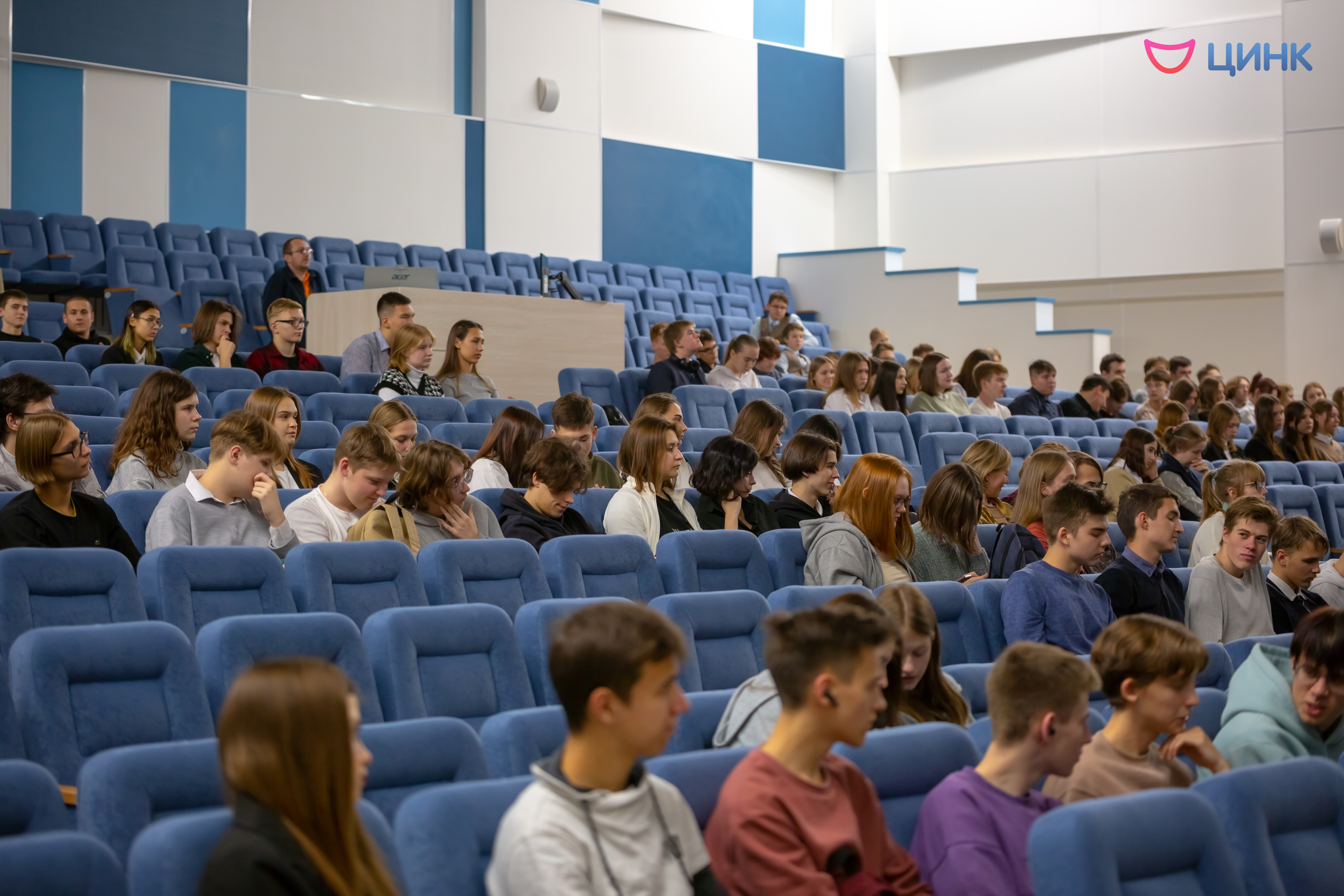 Старшеклассникам Кольцово рассказали, как стать летчиками