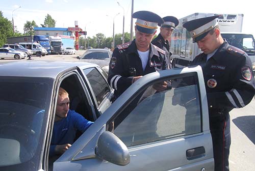 Тонировку проверяют автоинспекторы на дорогах Новосибирской области
