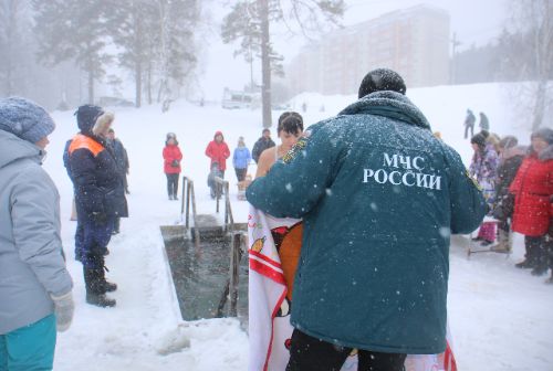 Жителей и гостей наукограда просят соблюдать правила безопасности при крещенских купаниях