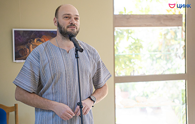 Выставка картин Данила Макаренко открылась в Кольцово