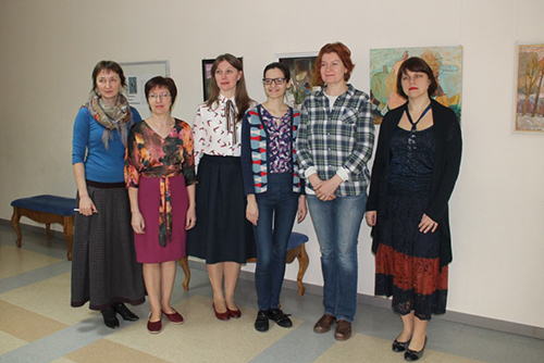 Кольцовские художницы представили свои картины в стенах ДШИ