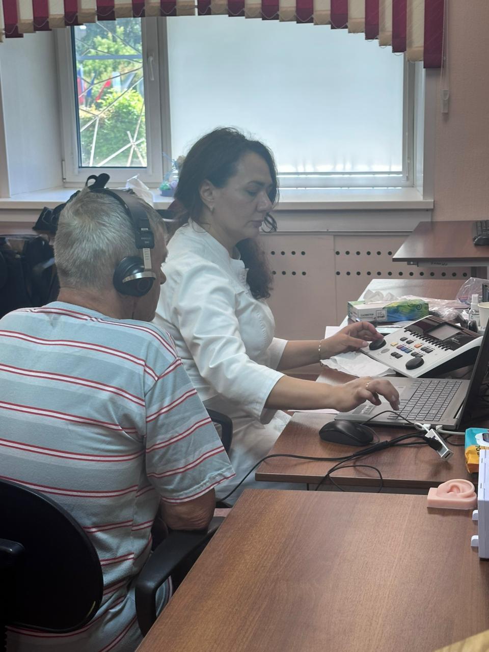 Кольцовским пенсионерам бесплатно проверили слух