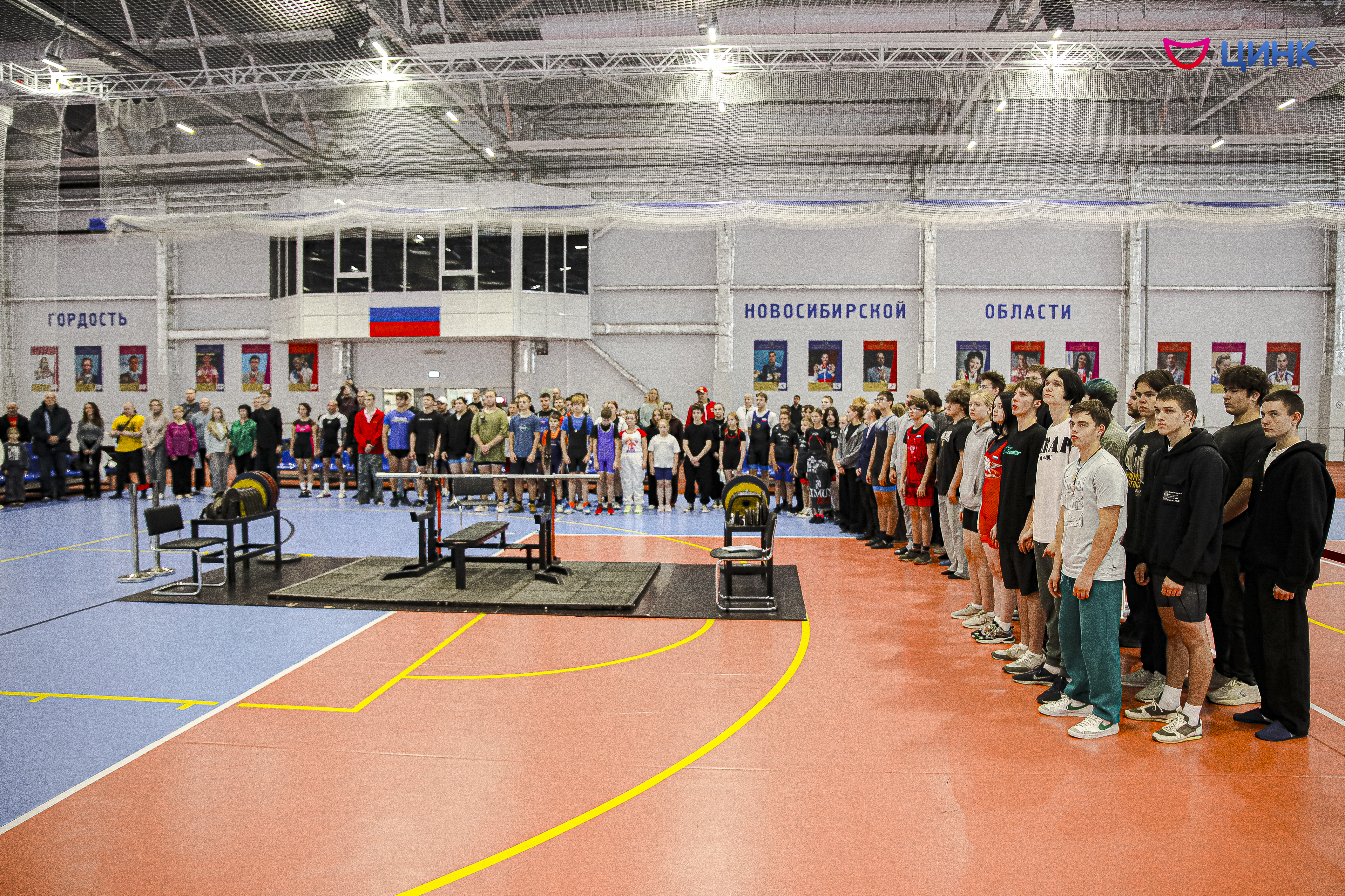 Сибирские богатыри померились силой в Кольцово