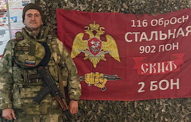 Боец батальона «СКИФ» поздравил Николая Красникова с вступлением в должность главы Кольцово