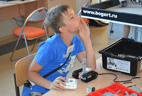 Детский технопарк проводит отборочные STEM-игры среди школьников