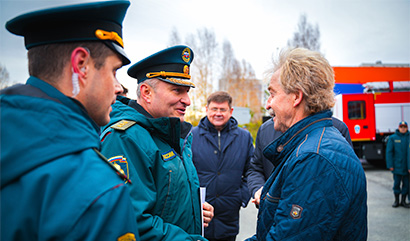 Глава МЧС РФ Александр Куренков открыл новую пожарную часть в Кольцово Глава МЧС РФ Александр Куренков открыл новую пожарную часть в Кольцово